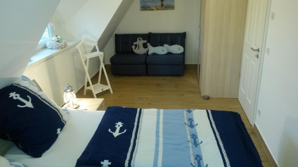 Reetdachhaeuser Boergerende Esterno foto