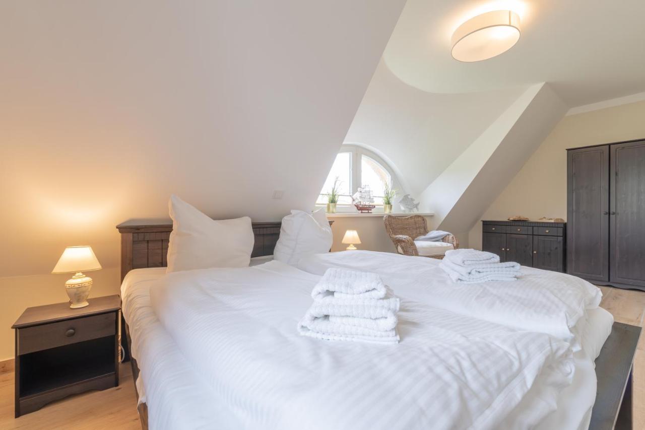 Reetdachhaeuser Boergerende Esterno foto